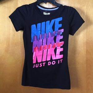 Nike top